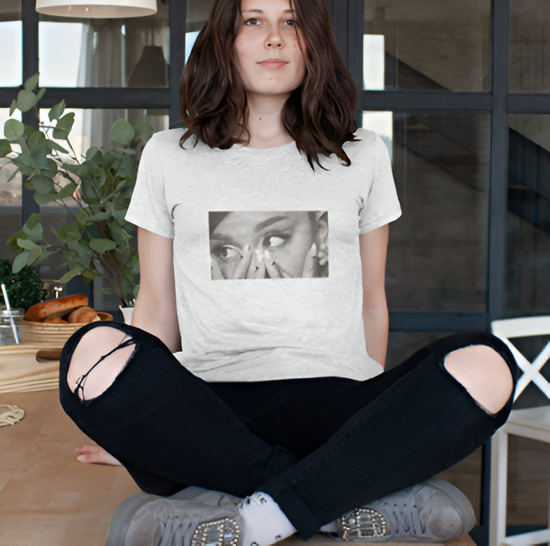 Ariana Grande Eyes Graphic Tee β Minimalist Fan Edition